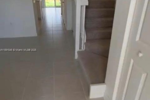 Townhouse in Miami, Florida 3 bedrooms, 129.41 sq.m. № 1943902 - photo 15