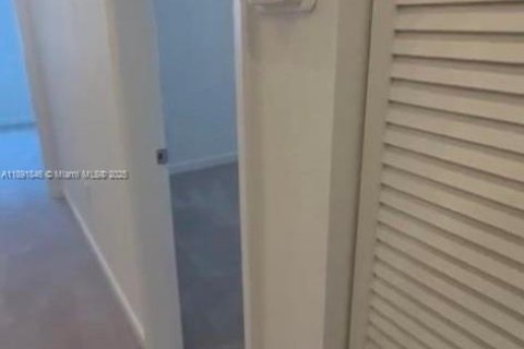 Townhouse in Miami, Florida 3 bedrooms, 129.41 sq.m. № 1943902 - photo 13