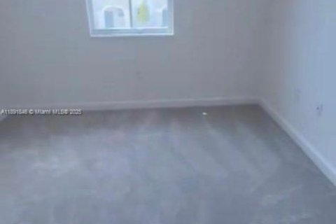 Townhouse in Miami, Florida 3 bedrooms, 129.41 sq.m. № 1943902 - photo 12