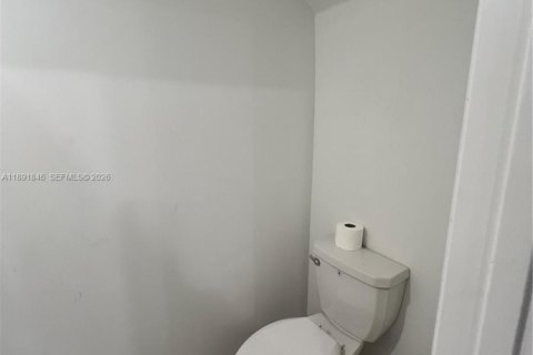 Townhouse in Miami, Florida 3 bedrooms, 129.41 sq.m. № 1943902 - photo 22