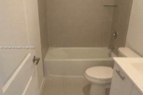 Townhouse in Miami, Florida 3 bedrooms, 129.41 sq.m. № 1943902 - photo 7