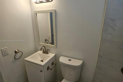 Commercial property in Miami Beach, Florida 823.11 sq.m. № 1967395 - photo 17