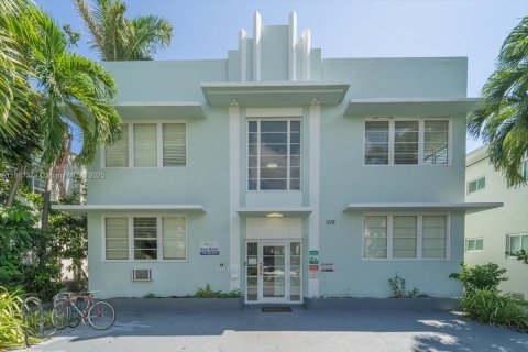 Commercial property in Miami Beach, Florida 823.11 sq.m. № 1967395 - photo 1