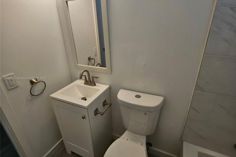 Commercial property in Miami Beach, Florida 823.11 sq.m. № 1967395 - photo 15