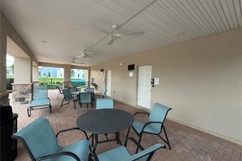 House in Haines City, Florida 3 bedrooms, 150.04 sq.m. № 2379244 - photo 17