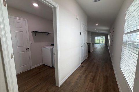 House in Haines City, Florida 3 bedrooms, 150.04 sq.m. № 2379244 - photo 3