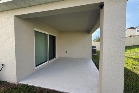 House in Haines City, Florida 3 bedrooms, 150.04 sq.m. № 2379244 - photo 15