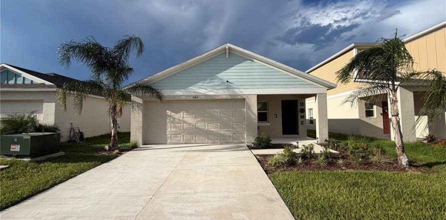House in Haines City, Florida 3 bedrooms, 150.04 sq.m. № 2379244
