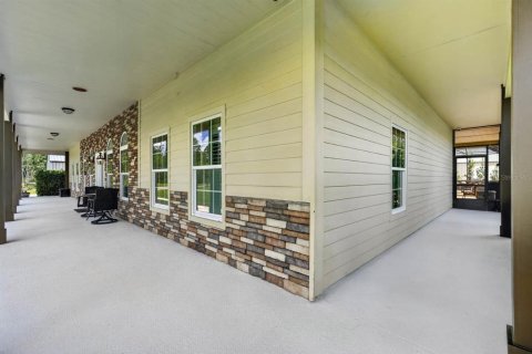 House in Bunnell, Florida 3 bedrooms, 216.74 sq.m. № 2109784 - photo 9
