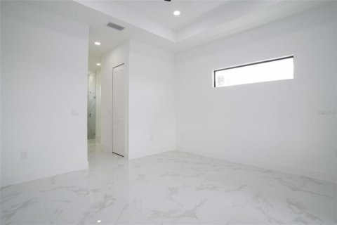 Casa en alquiler en Cape Coral, Florida, 4 dormitorios, 161.19 m2 № 1893624 - foto 10