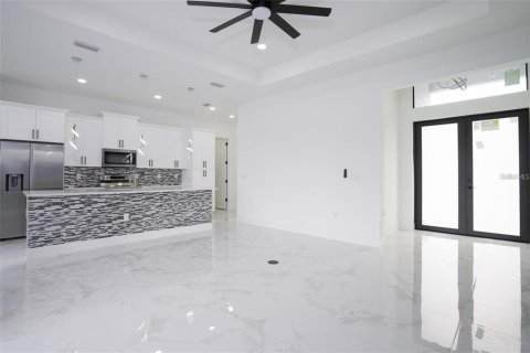 Casa en alquiler en Cape Coral, Florida, 4 dormitorios, 161.19 m2 № 1893624 - foto 5