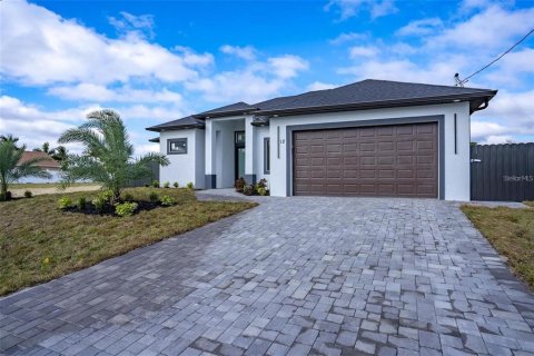 Casa en alquiler en Cape Coral, Florida, 4 dormitorios, 161.19 m2 № 1893624 - foto 2