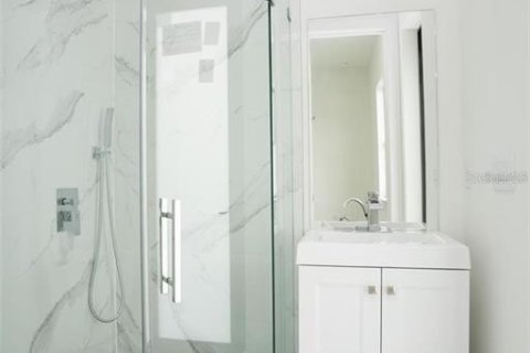 Casa en alquiler en Cape Coral, Florida, 4 dormitorios, 161.19 m2 № 1893624 - foto 15