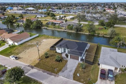 Casa en alquiler en Cape Coral, Florida, 4 dormitorios, 161.19 m2 № 1893624 - foto 27