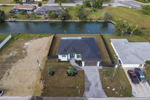 Casa en alquiler en Cape Coral, Florida, 4 dormitorios, 161.19 m2 № 1893624 - foto 26