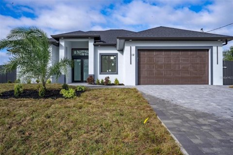 Casa en alquiler en Cape Coral, Florida, 4 dormitorios, 161.19 m2 № 1893624 - foto 1