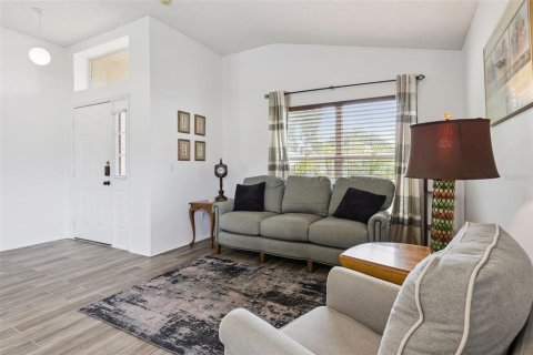 Villa ou maison à vendre à Kissimmee, Floride: 3 chambres, 155.8 m2 № 2358236 - photo 4