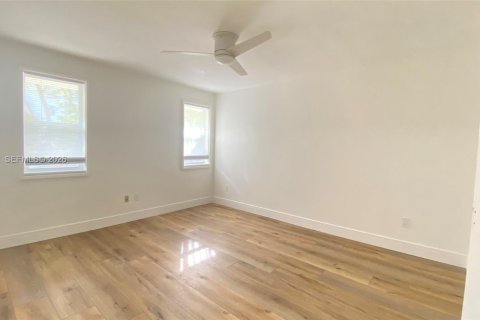 Condominio en venta en Key Biscayne, Florida, 1 dormitorio, 56.48 m2 № 2026052 - foto 18