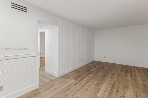 Condominio en venta en Key Biscayne, Florida, 1 dormitorio, 56.48 m2 № 2026052 - foto 9