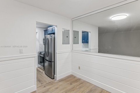 Condominio en venta en Key Biscayne, Florida, 1 dormitorio, 56.48 m2 № 2026052 - foto 11