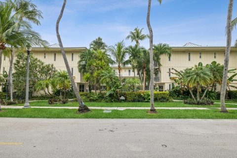 Condominio en venta en Key Biscayne, Florida, 1 dormitorio, 56.48 m2 № 2026052 - foto 2