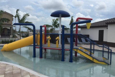 Touwnhouse à vendre à Miami, Floride: 5 chambres, 214.79 m2 № 2186948 - photo 28