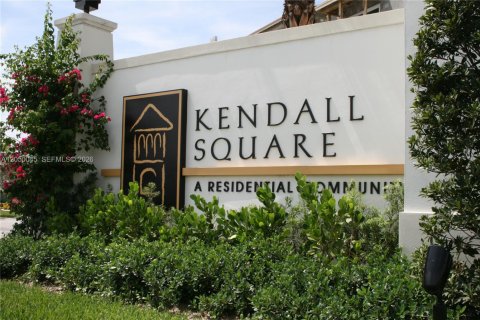 Touwnhouse à vendre à Miami, Floride: 5 chambres, 214.79 m2 № 2186948 - photo 24