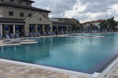 Touwnhouse à vendre à Miami, Floride: 5 chambres, 214.79 m2 № 2186948 - photo 27