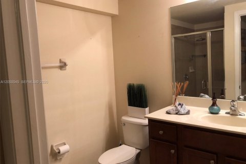 Touwnhouse à vendre à Miami, Floride: 5 chambres, 214.79 m2 № 2186948 - photo 22