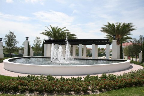 Touwnhouse à vendre à Miami, Floride: 5 chambres, 214.79 m2 № 2186948 - photo 6