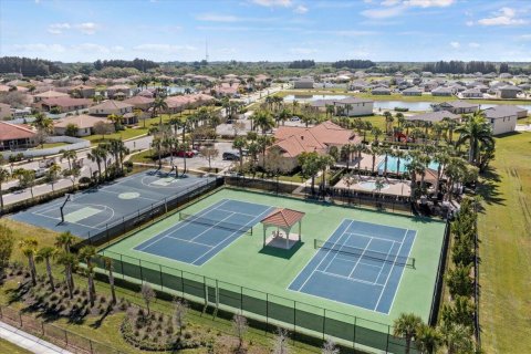 Villa ou maison à vendre à Fort Pierce, Floride: 4 chambres, 190.91 m2 № 1026546 - photo 1