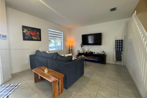 Townhouse in Homestead, Florida 3 bedrooms, 149.76 sq.m. № 1921790 - photo 4