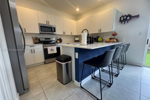 Townhouse in Homestead, Florida 3 bedrooms, 149.76 sq.m. № 1921790 - photo 6