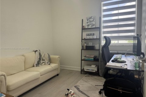 Townhouse in Homestead, Florida 3 bedrooms, 149.76 sq.m. № 1921790 - photo 8