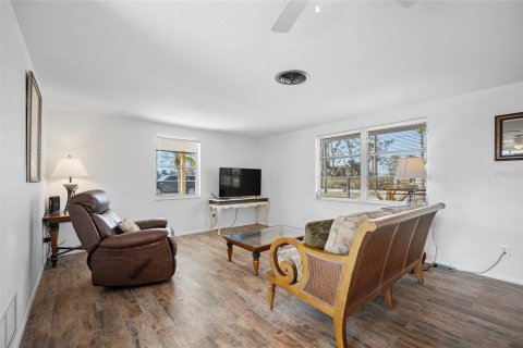 Villa ou maison à vendre à Englewood, Floride: 2 chambres, 97.36 m2 № 1734735 - photo 4