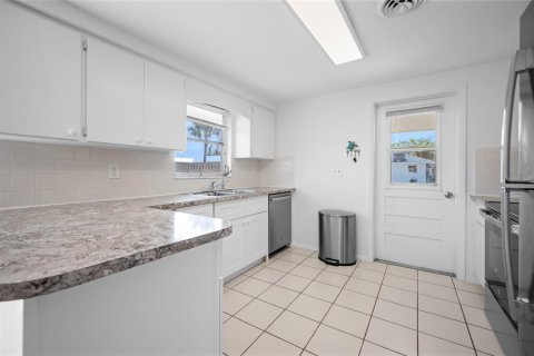 Villa ou maison à vendre à Englewood, Floride: 2 chambres, 97.36 m2 № 1734735 - photo 14