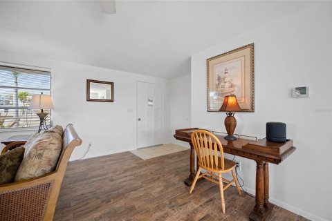 Villa ou maison à vendre à Englewood, Floride: 2 chambres, 97.36 m2 № 1734735 - photo 5