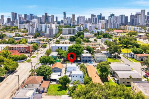 Appartement à louer à Miami, Floride: 3 chambres, 216.46 m2 № 2265558 - photo 4