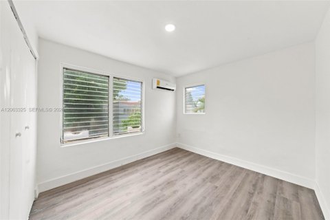 Appartement à louer à Miami, Floride: 3 chambres, 216.46 m2 № 2265558 - photo 15