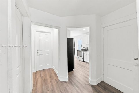 Appartement à louer à Miami, Floride: 3 chambres, 216.46 m2 № 2265558 - photo 9