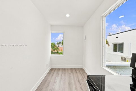 Appartement à louer à Miami, Floride: 3 chambres, 216.46 m2 № 2265558 - photo 11