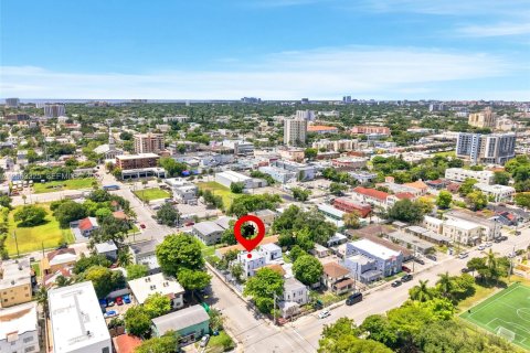 Appartement à louer à Miami, Floride: 3 chambres, 216.46 m2 № 2265558 - photo 3