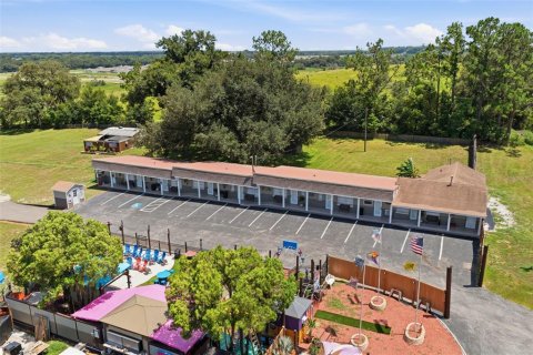 Hotel in Zephyrhills, Florida 469.71 sq.m. № 2197037 - photo 8