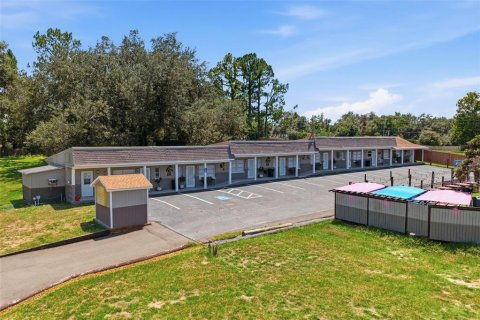 Hotel in Zephyrhills, Florida 469.71 sq.m. № 2197037 - photo 6
