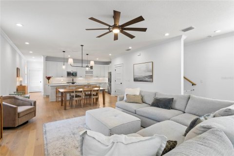 House in Tampa, Florida 4 bedrooms, 225.38 sq.m. № 2228300 - photo 8