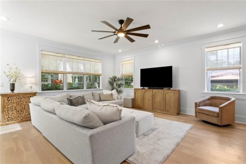 House in Tampa, Florida 4 bedrooms, 225.38 sq.m. № 2228300 - photo 4