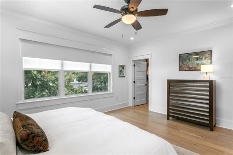 House in Tampa, Florida 4 bedrooms, 225.38 sq.m. № 2228300 - photo 26