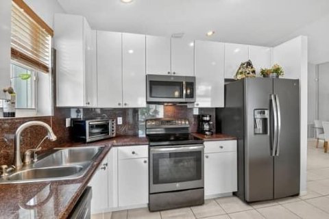 Villa ou maison à vendre à Boynton Beach, Floride: 3 chambres, 179.49 m2 № 2195017 - photo 16