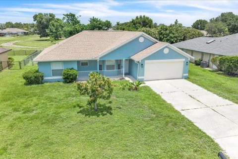 Villa ou maison à vendre à Punta Gorda, Floride: 3 chambres, 145.76 m2 № 2156806 - photo 2