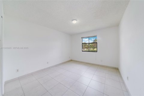 Apartment in Miami, Florida 1 bedroom, 53.79 sq.m. № 1994003 - photo 12
